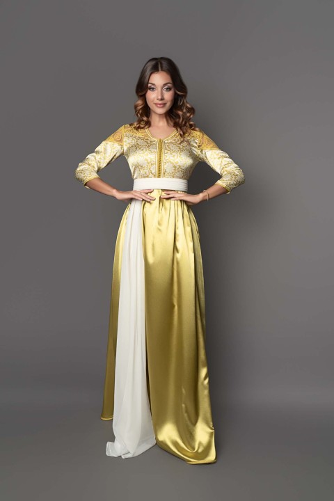 Caftan travaillé et raffiné pour mariage, fiançailles marocain en  2024