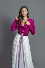 Caftan Soraya moderne blanc fuchsia - takchita marocaine mariage livraison Rabat