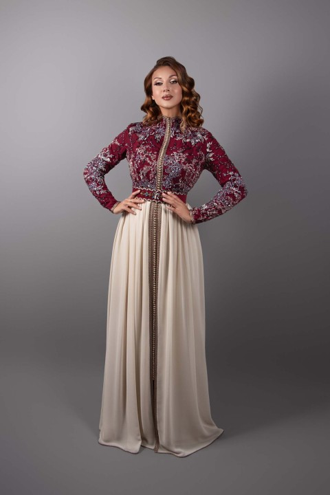 Caftan Yakouta - tenue de mariée marocaine dentelle bordeaux bleu ciel