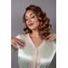 Zeitlose Eleganz: Sehr helles grünes Satin- und Fuchsia-Kaftan