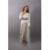 Zeitlose Eleganz: Sehr helles grünes Satin- und Fuchsia-Kaftan