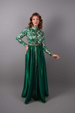 Caftan Khouloud, caftan marocain haute couture marocaine col montant brocart vert doré