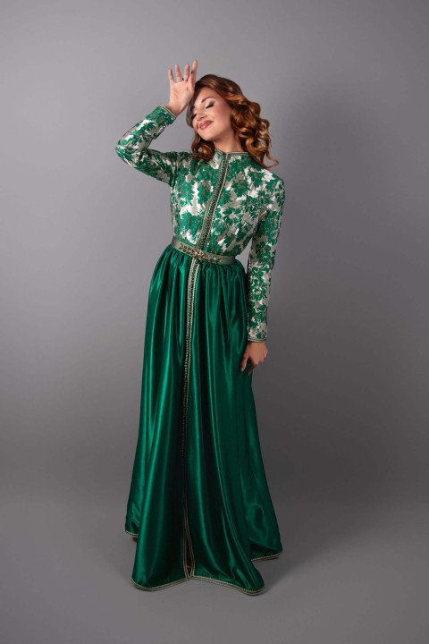 Caftan Khouloud col montant brocart vert doré - caftan marocain mariage livraison Rabat