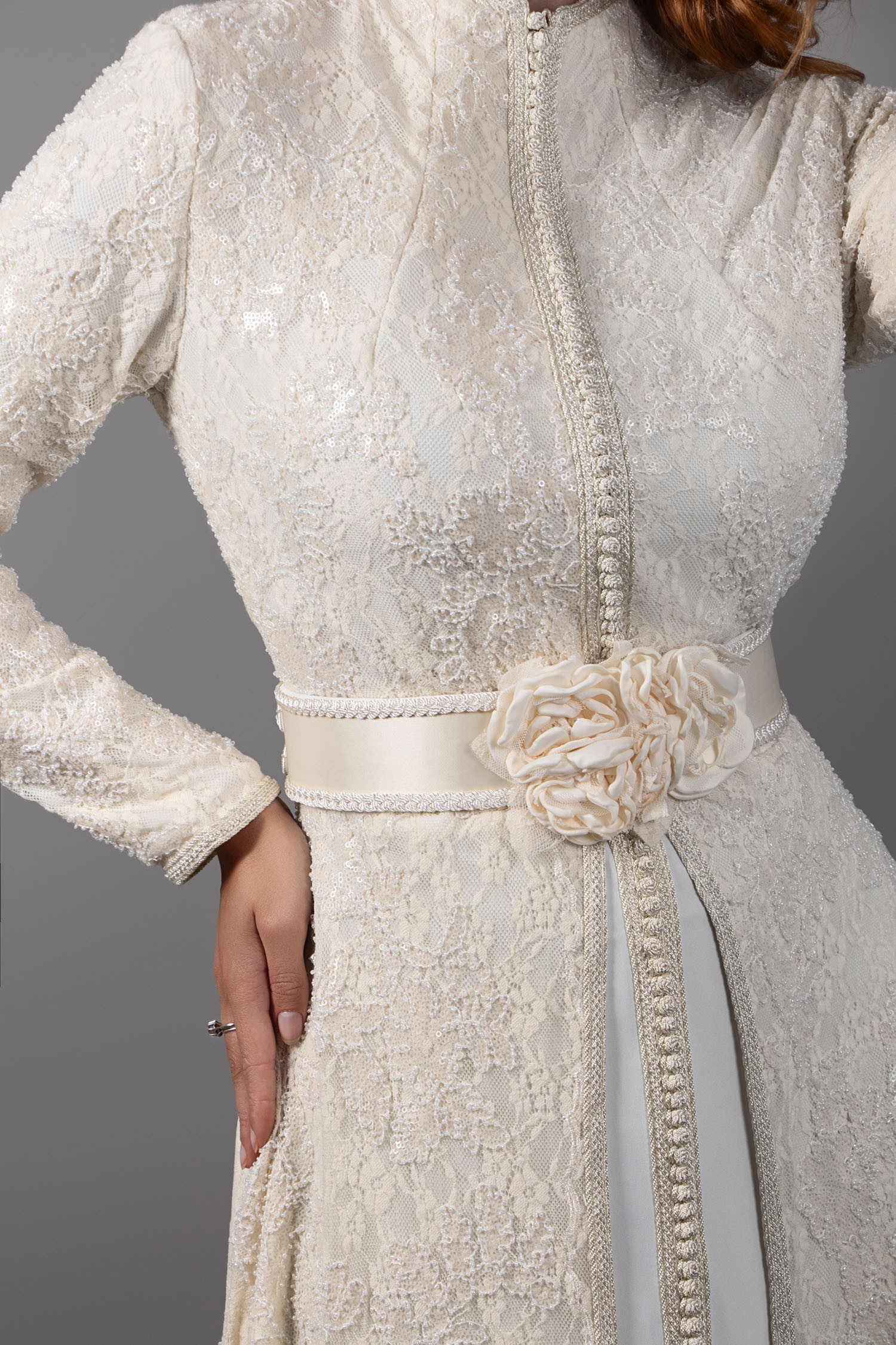 Lace Elegance: Ecru/Rose Caftan with Floral Belt and Refined Details
