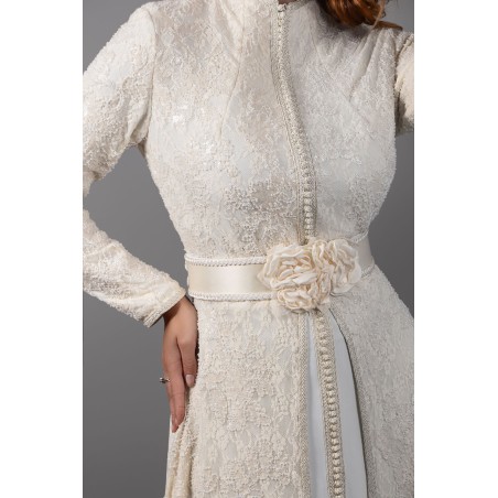 Lace Elegance: Ecru/Rose Caftan with Floral Belt and Refined Details