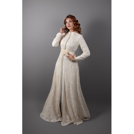 Lace Elegance: Ecru/Rose Caftan with Floral Belt and Refined Details