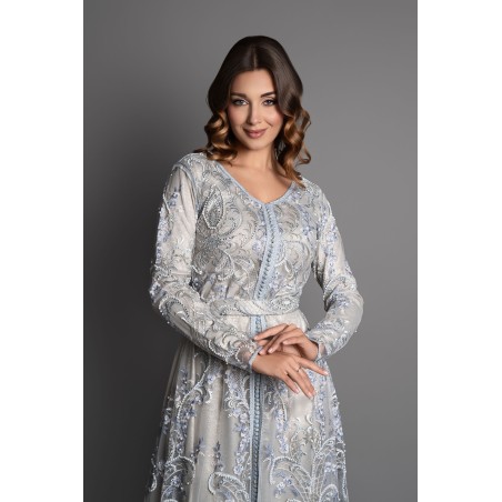 Luxurious lace caftan fashion 2023 on mode et caftan france