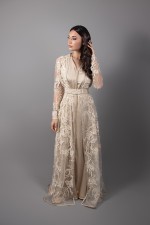 Caftan Batoul traditionnel dentelle soie beige - takchita marocaine mariage livraison Bordeaux