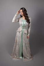 Caftan Nawara dentelle vert pâle - takchita marocaine mariage livraison Rabat