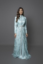 Acheter takchita marocaine coupe ajustée col montant dentelle à Casablanca - Caftan Nashwa