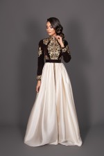 Takchita marocaine de cérémonie brodée main velours brodé marron doré - Caftan Assia