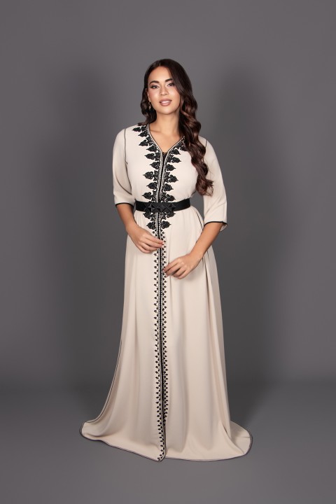 Acheter caftan marocain traditionnel beige noir à Bordeaux - Caftan Rimal