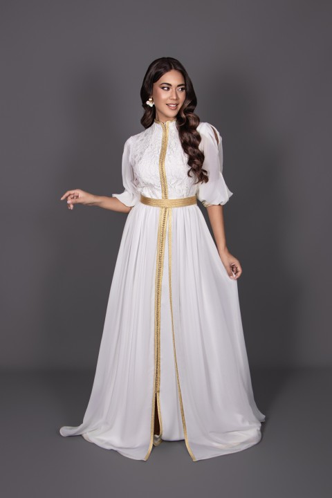 Caftan Aya - tenue de mariée marocaine blanc doré soie