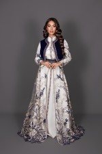Takchita marocaine col montant dentelle ivoire bleu - Caftan Nessima - vente en ligne Marrakech
