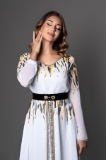 Takchita marocaine moderne col bateau jaune - Takchita Narjis sur mesure