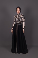 Takchita marocaine moderne col montant fluide noir beige - Caftan Firdaous sur mesure