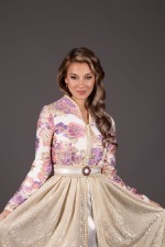Caftan Maha - takchita marocaine de mariée moderne brocart ivoire doré